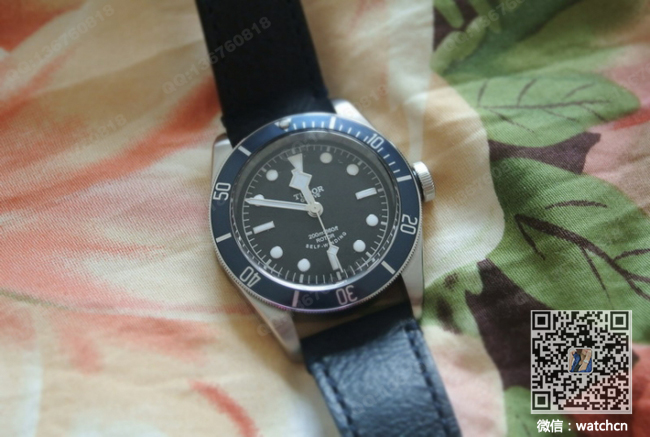 Réplique de haute qualité Tudor Petite Fleur Bleue