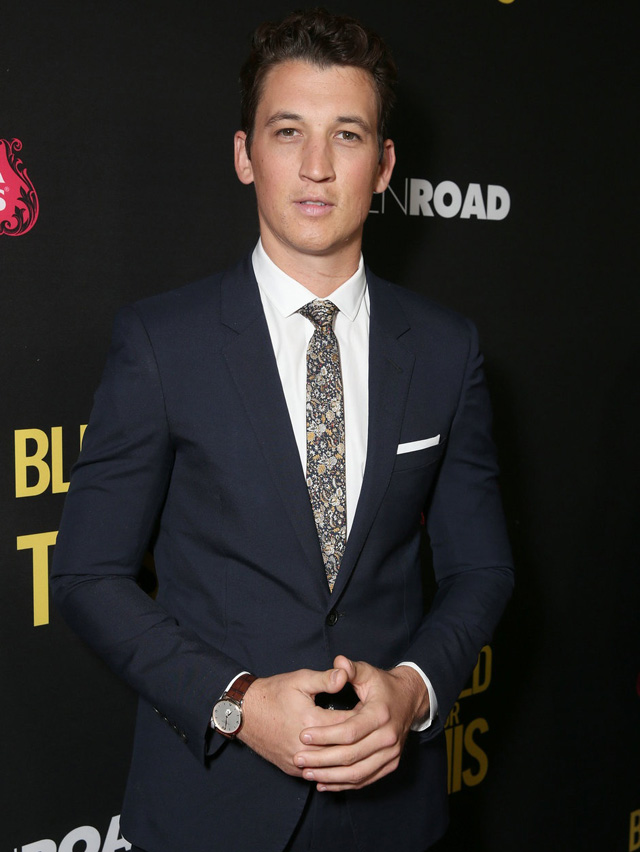 Miles Teller porte une montre automatique de la collection Montblanc Star Classic lors de la première de Bleed for This à Los Angeles
