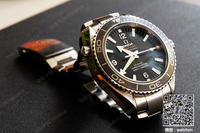 Montre de plongée Omega Seamaster Planet Ocean 232.30.42.21.01.001, diamètre de boîtier 42mm, étanchéité 100 mètres