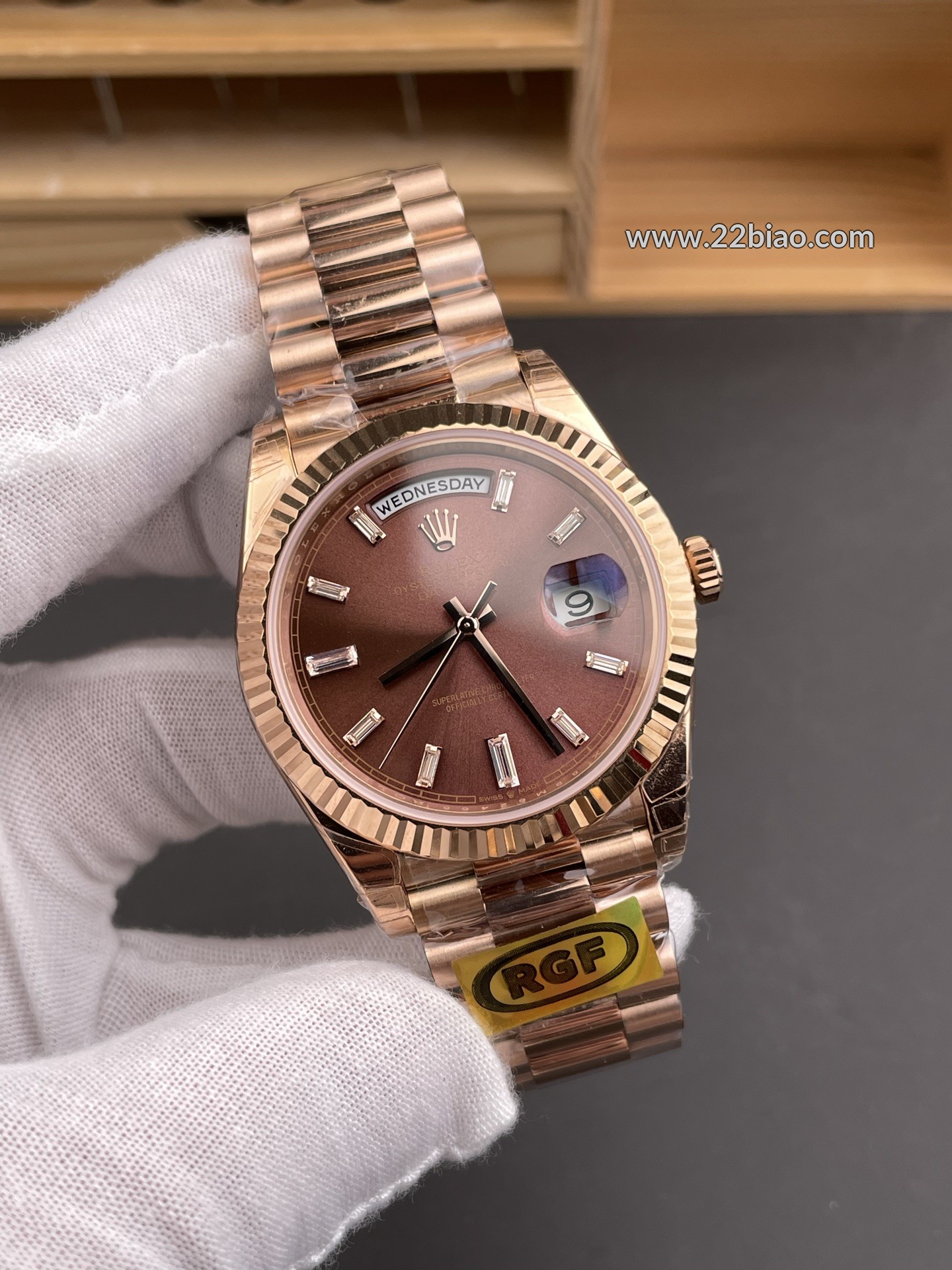 RG Factory Replica Rolex Day-Date 40 Ref. 228235 Everose Gold Chocolate Diamond Dial President Bracelet