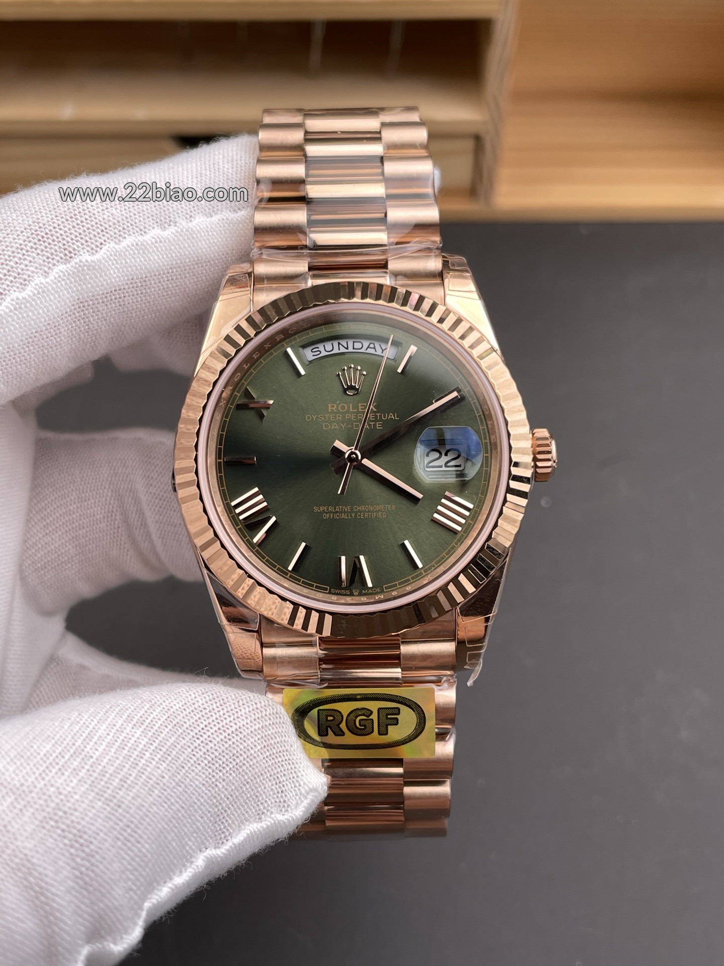 RG Factory Replica Rolex Day-Date 228235 Everose Gold Olive Green Roman Dial 40mm Men's Watch