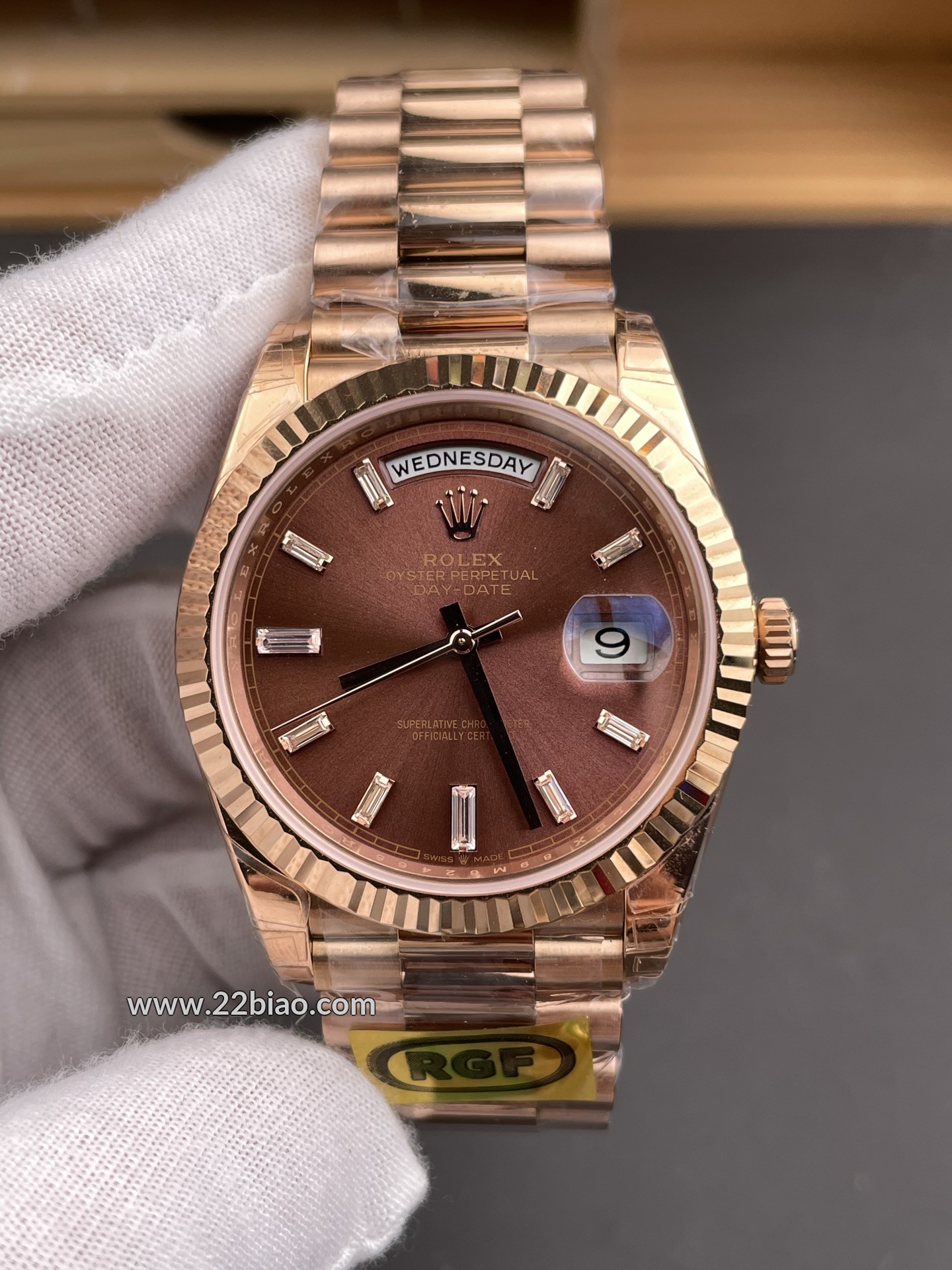 RG Factory Replica Rolex Day-Date 40 Ref. 228235 Everose Gold Chocolate Diamond Dial President Bracelet