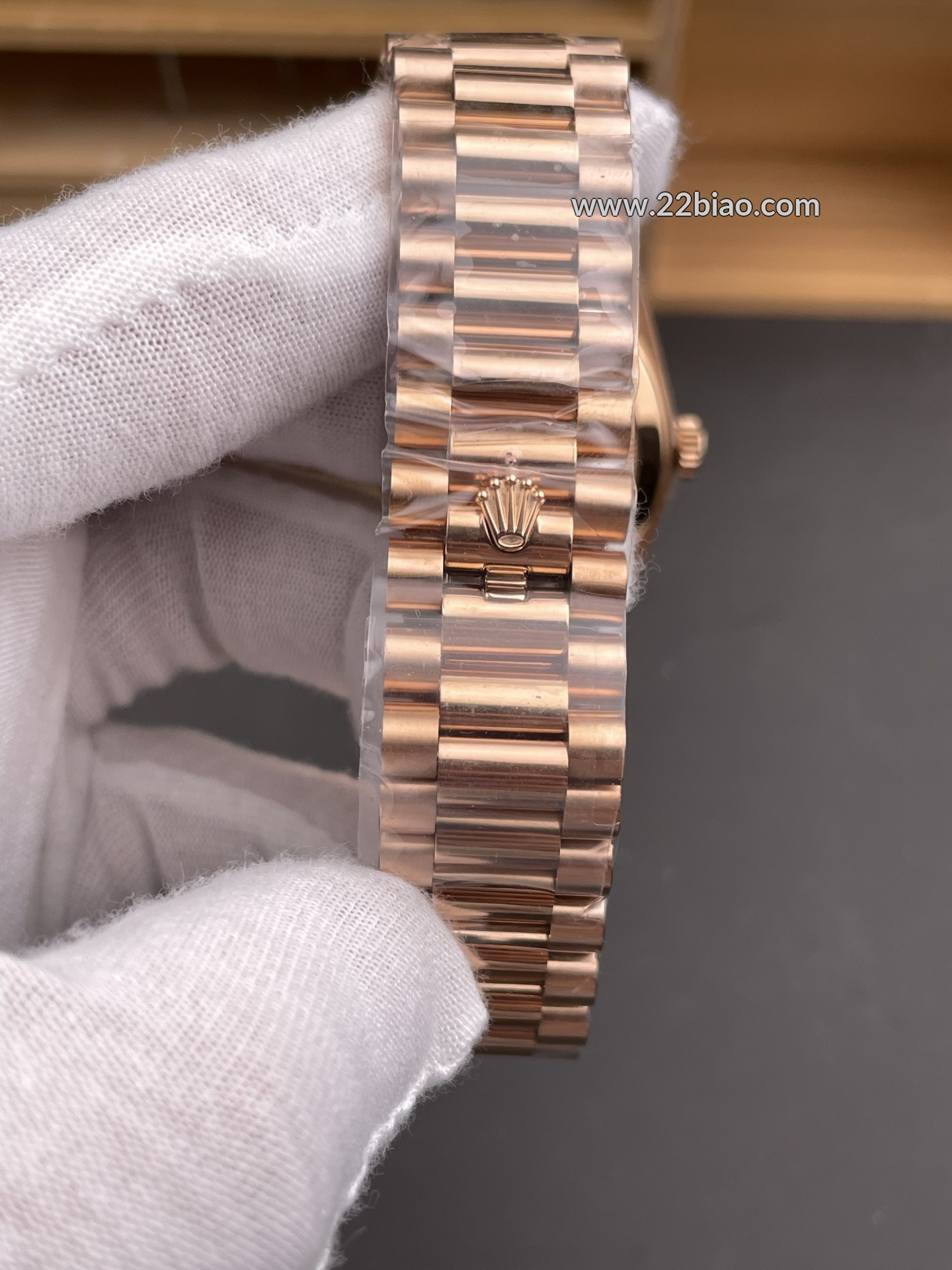RG Factory Replica Rolex Day-Date 40 Ref. 228235 Everose Gold Chocolate Diamond Dial President Bracelet