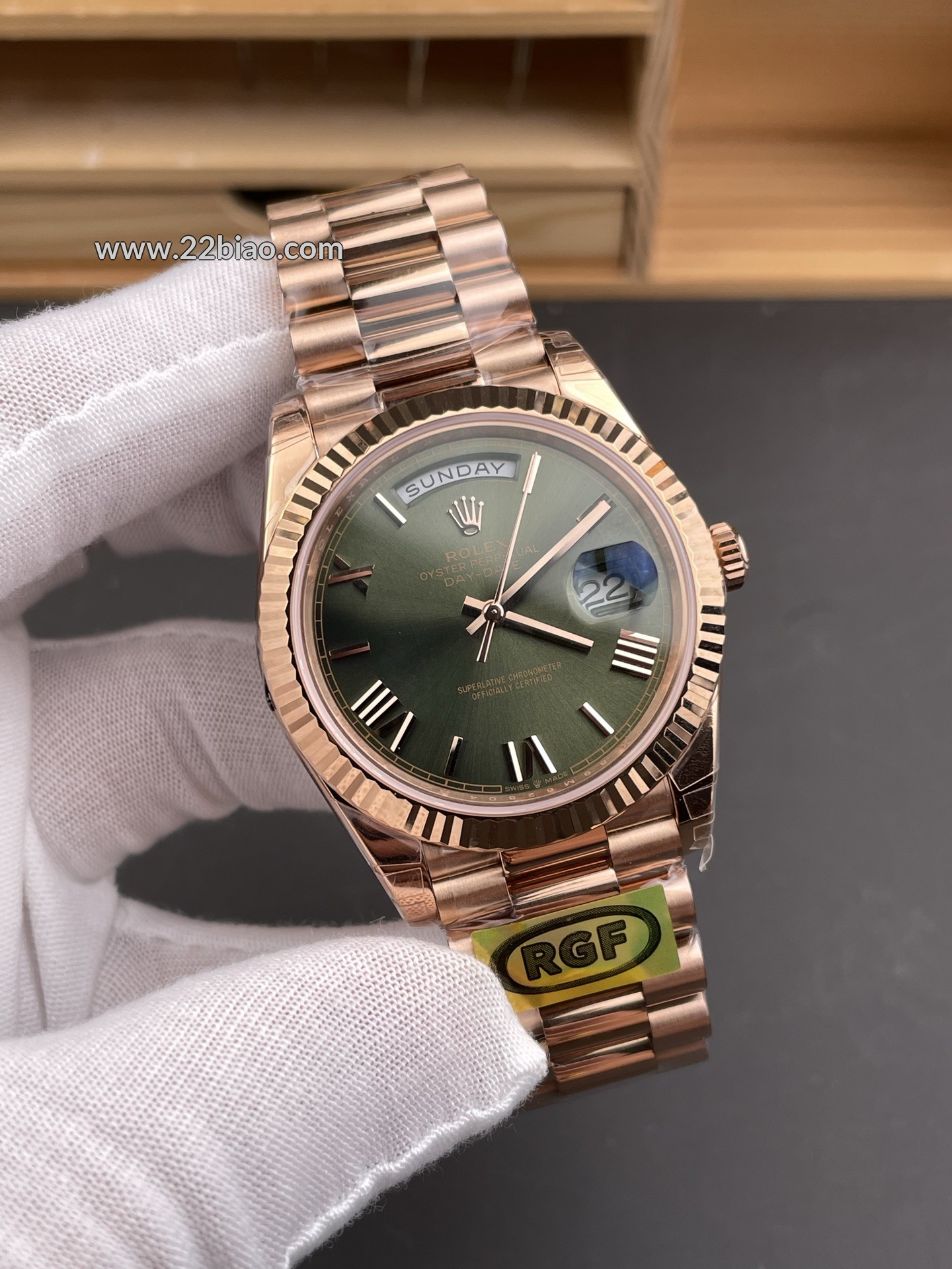 RG Factory Replica Rolex Day-Date 228235 Everose Gold Olive Green Roman Dial 40mm Men's Watch