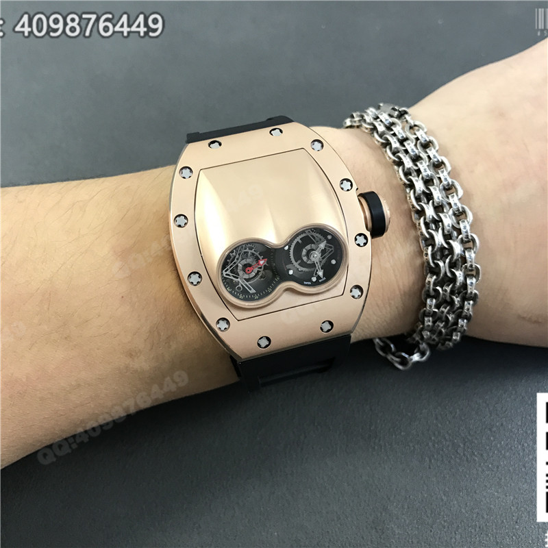 นาฬิกา Richard Mille ซีรีส์สำหรับผู้ชาย รุ่น RM 053, ตัวเรือนพิงก์โกลด์, หน้าปัดสีทอง, สายยางสีดำ