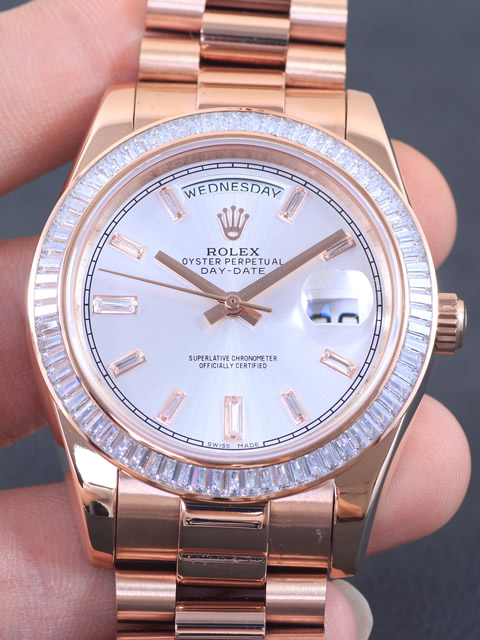 [Fine Item] Rolex Day-Date Series 228235 White Diamond-Set Dial Rose Gold Watch