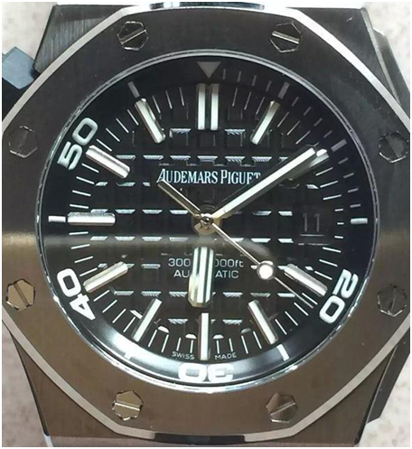 N Factory AP Audemars Piguet Three Musketeers 15703 Genuine vs Replica Comparison Review N Factory V8 Edition: Audemars Piguet Royal Oak Offshore sports watch 15703ST.OO.A002CA.01