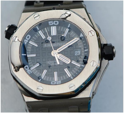 N Factory AP Audemars Piguet Three Musketeers 15703 Genuine vs Replica Comparison Review N Factory V8 Edition: Audemars Piguet Royal Oak Offshore sports watch 15703ST.OO.A002CA.01